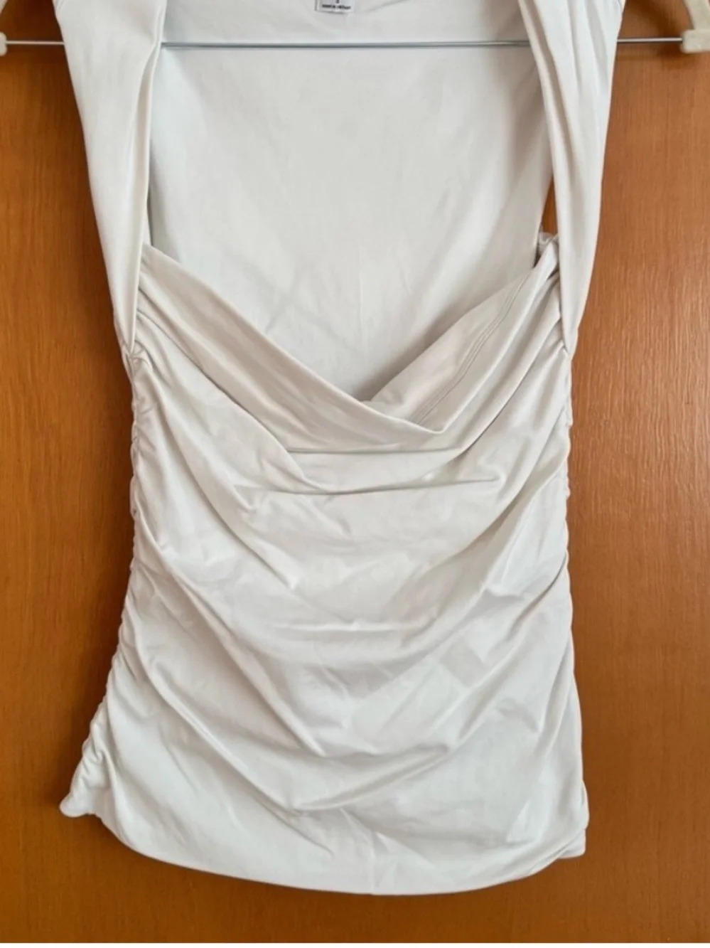 Aritzia Contour Flourish White Tank Top, new without tags - Picture 2 of 8
